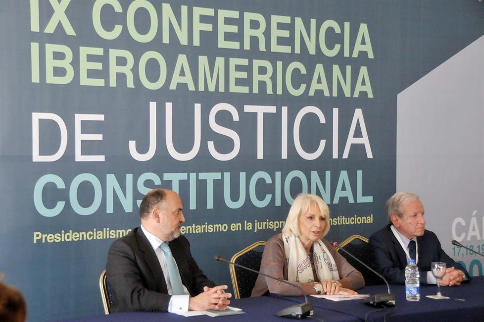 Foto de la ceremonia de claurusa de la IX Conferencia